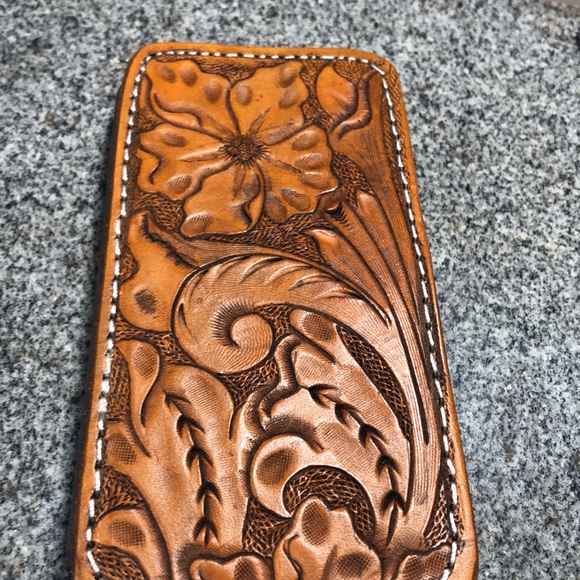 Hand tooled phone cases - Picture 6 of 8